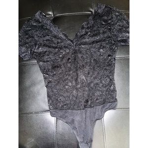 Short sleeve lace body suit